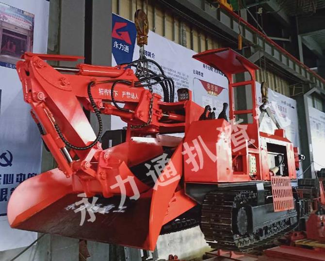 履帶扒渣機裝車3.jpg 履帶扒渣機裝車3.jpg